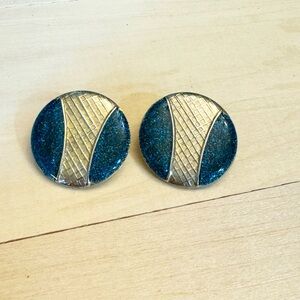 Vintage Gold Tone Metal and Teal Green/Blue Glitter Enamel Round Stud Earrings